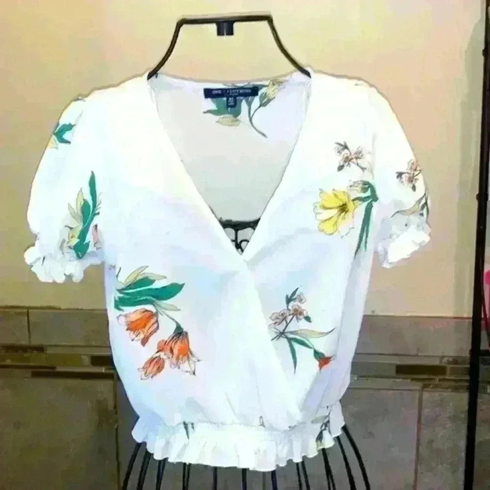 ONE CLOTHING LOS ANGELES FLORAL TOP